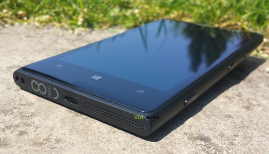 Lumia EOS bottom leak